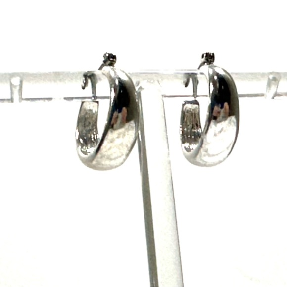 New Dome Stud Sleek Half Hoop Huggie Earrings - Picture 5 of 6